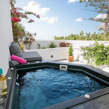 אויה Sensia Luxury Studio With Hot Tub מראה חיצוני תמונה