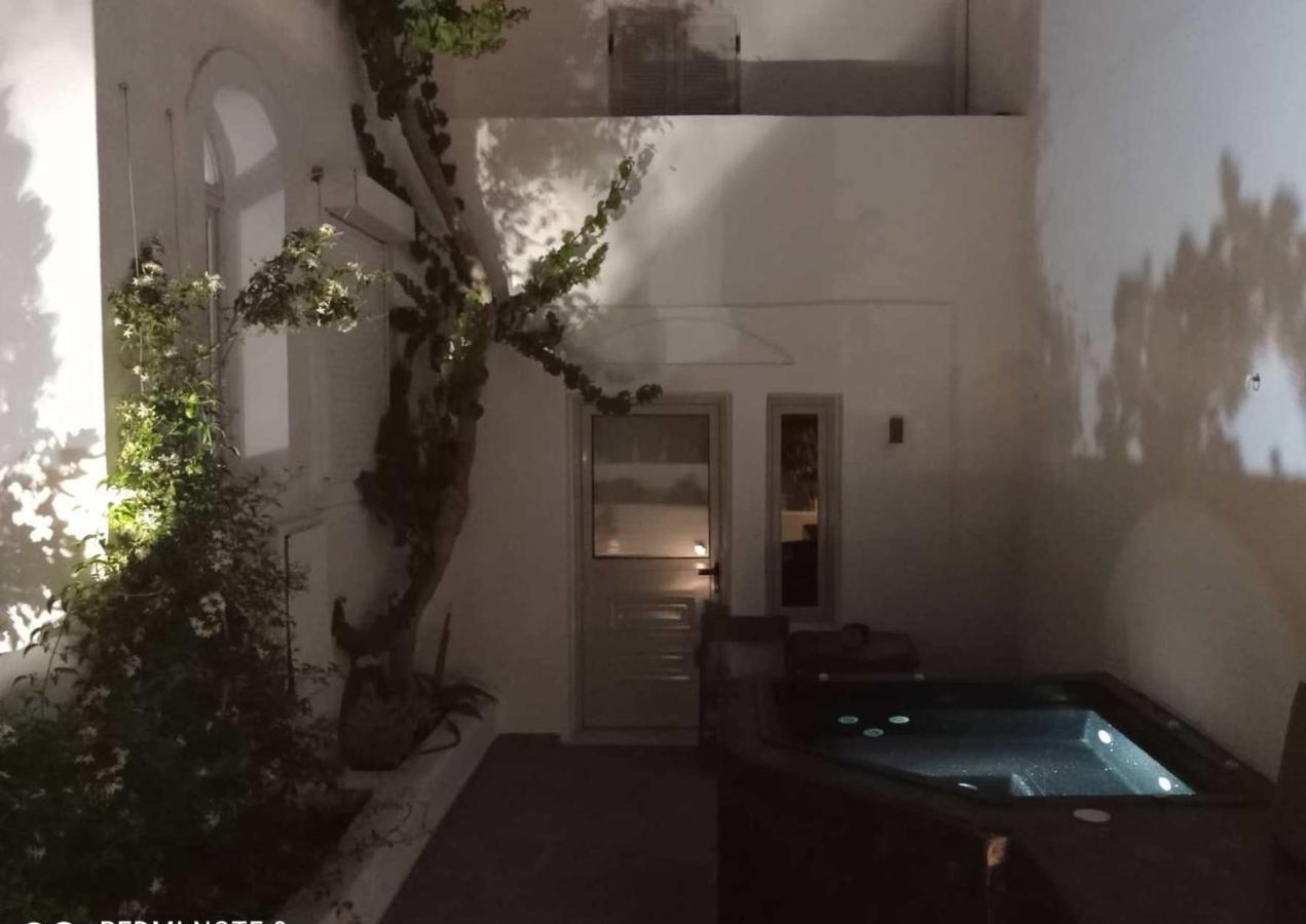 אויה Sensia Luxury Studio With Hot Tub מראה חיצוני תמונה