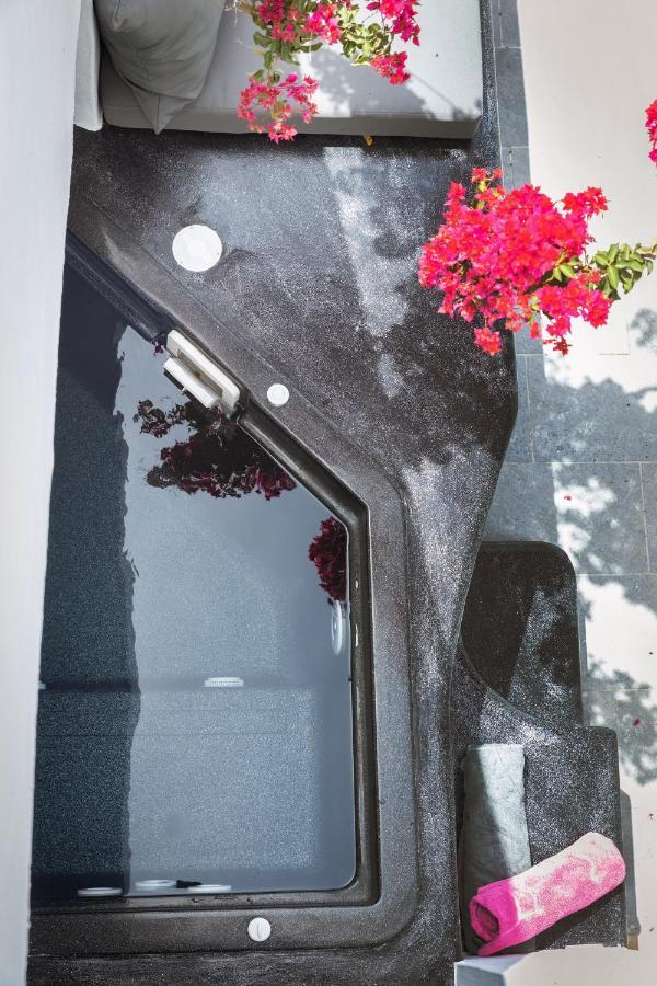 אויה Sensia Luxury Studio With Hot Tub מראה חיצוני תמונה
